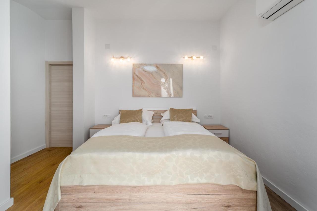 Rooms Vedrana (Adults Only) بودْسْتغانا الغرفة الصورة